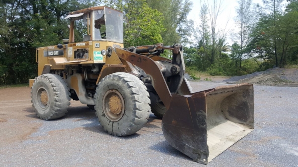 ขายรถตักล้อยาง CATERPILLAR 936E สภาพดีพร้อมใช้งาน สนใจโทร 081-970-1072