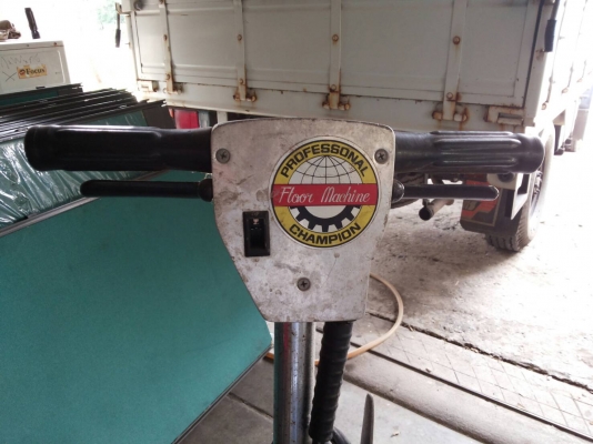เครื่องขัดพื้น ยี่ห้อ champion  ขาย 1990 บาท TEL 0894545522