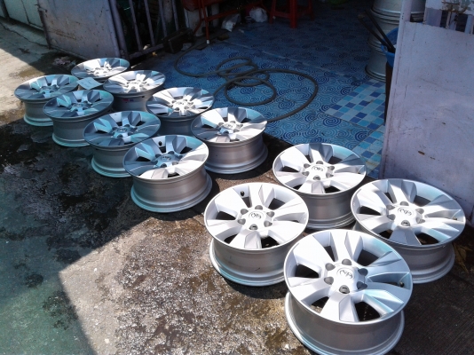 Toyota REVO ป้ายแดง 17-6-139.7 กว้าง 7.5 นิ้ว ET30 สภาพสวย  ราคาชุดละ7,000 บาท