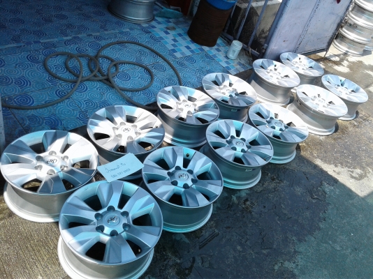 Toyota REVO ป้ายแดง 17-6-139.7 กว้าง 7.5 นิ้ว ET30 สภาพสวย  ราคาชุดละ7,000 บาท