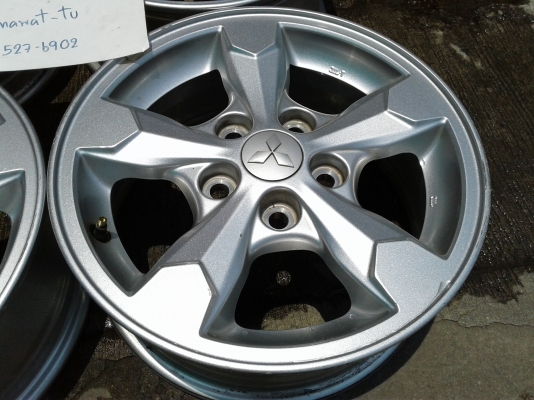 แม็ก New Triton ขอบ 15 สภาพสวยถอดป้ายแดง   เดิมๆ ไม่มีคดดุ้ง มีหลายชุดให้เลือก   ราคา 4วง 3500 บาท