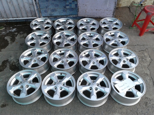 แม็ก New Triton ขอบ 15 สภาพสวยถอดป้ายแดง   เดิมๆ ไม่มีคดดุ้ง มีหลายชุดให้เลือก   ราคา 4วง 3500 บาท