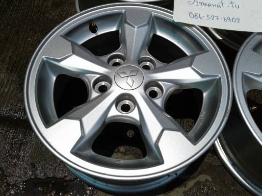 แม็ก New Triton ขอบ 15 สภาพสวยถอดป้ายแดง   เดิมๆ ไม่มีคดดุ้ง มีหลายชุดให้เลือก   ราคา 4วง 3500 บาท