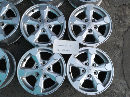 แม็ก New Triton ขอบ 15 สภาพสวยถอดป้ายแดง   เดิมๆ ไม่มีคดดุ้ง มีหลายชุดให้เลือก   ราคา 4วง 3500 บาท