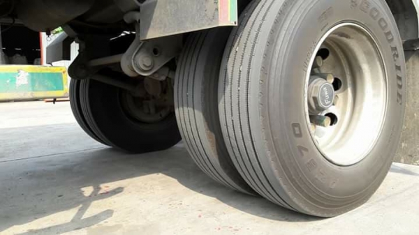 พ่วง 20 ล้อ ISUZU FXZ270 ปี43 กระบะเหล็กดั้ม -อู่ ส. ไพบูลย์ เครื่อง - ยางดี ใส่ของได้ 30 ตัน ราคา 1