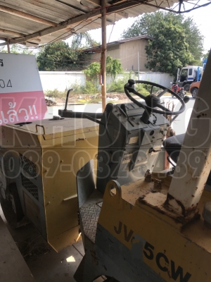 ขายด่วน รถบด komatsu 2/5 ตัน  รถพร้อมใช้ มีทะเบียนพร้อมโอนขาย 245000