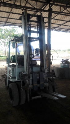 ขายรถยก TOYOTA 2.5t รุ่น FG25-3 เสายกได้สูง 4.50 เสา2ท่อน/ล้อยางตันเชือเพลิง ก๊าช LPGสภาพเก่านอกนำเข