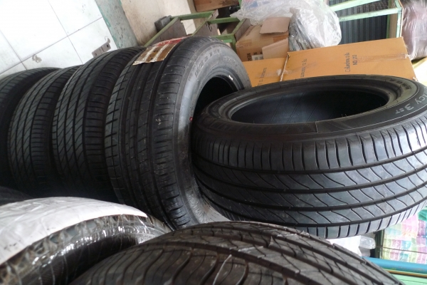 ยางใหม่ ตกปีไม่เคยลงดิน MICHELIN 225/55R16 ชุดละ 3900 บาท