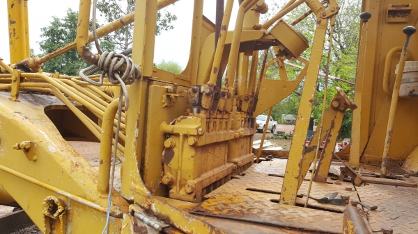 ขาย รถเกรด KOMATSU GD376H รถใช้งานได้ปกติ เครื่องดี เกียร์ดี ระบบไฮดรอริคใช้งานได้ทุกระบบ เอกสารใบซื้อขาย