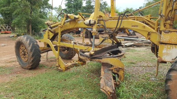 ขาย รถเกรด KOMATSU GD376H รถใช้งานได้ปกติ เครื่องดี เกียร์ดี ระบบไฮดรอริคใช้งานได้ทุกระบบ เอกสารใบซื้อขาย