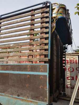 กระบะคอกไม้ 10 ล้อ สภาพพร้อมใช้งาน พื้นสแตนเลส ติดต่อ 081-8382754