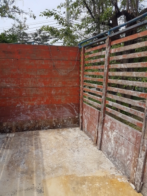 กระบะคอกไม้ 10 ล้อ สภาพพร้อมใช้งาน พื้นสแตนเลส ติดต่อ 081-8382754