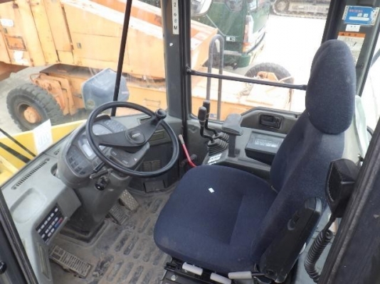 รถญี่ปุ่นเกรดA ขายถูก KOMATSU WA300-3 จากญี่ปุ่นแท้ สภาพสวย พร้อมใช้งาน โทร.090-986-2521 อ๊อบ