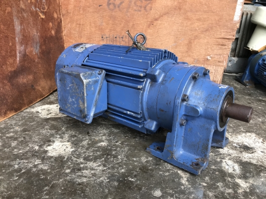 ขายมอเตอร์เกียร์ Cycrodrive Sumitomo 5HP. 380V อัตราทด 1:11 มีระบบเบรคในตัว เพลาออกประมาณ 130รอบต่อนาที สภาพสวยเดิมๆ หมุนนิ่ม พร้อมใช้งาน