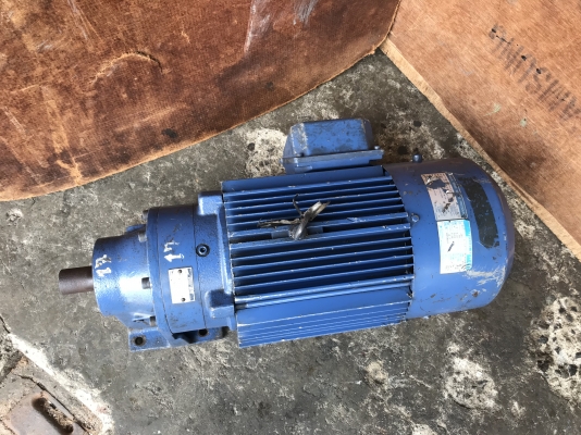 ขายมอเตอร์เกียร์ Cycrodrive Sumitomo 5HP. 380V อัตราทด 1:11 มีระบบเบรคในตัว เพลาออกประมาณ 130รอบต่อนาที สภาพสวยเดิมๆ หมุนนิ่ม พร้อมใช้งาน