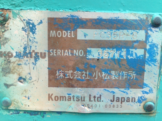 KOMATSU PC35R-8