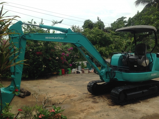 KOMATSU PC35R-8 KOMATSU PC35R-8