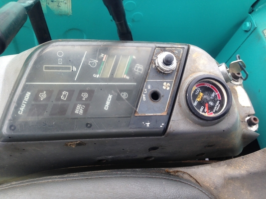 KOMATSU PC35R-8