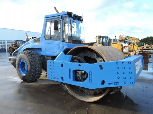 (25ตัน) BOMAG BW226DH ปี2005 สภาพดีๆ น้ำหนัก 25ตัน สอบถามได้ครับ 092-929-9942 ธีรเทพ