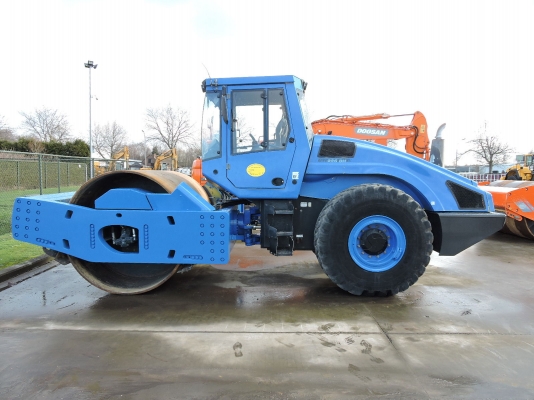 (25ตัน) BOMAG BW226DH ปี2005 สภาพดีๆ น้ำหนัก 25ตัน สอบถามได้ครับ 092-929-9942 ธีรเทพ (25ตัน) BOMAG BW226DH ปี2005 สภาพดีๆ น้ำหนัก 25ตัน สอบถามได้ครับ 092-929-9942 ธีรเทพ