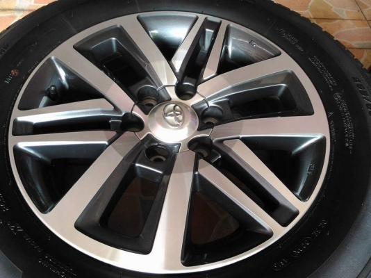 ล้อแม็ก New Fortuner ขอบ 18 พร้อมยาง Michelin Latitude 265 60 18 ผลิตปลายปี 2015(ลงพื้นวิ่งจริงต้นปี ล้อแม็ก New Fortuner ขอบ 18 พร้อมยาง Michelin Latitude 265 60 18 ผลิตปลายปี 2015(ลงพื้นวิ่งจริงต้นปี