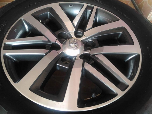 ล้อแม็ก New Fortuner ขอบ 18 พร้อมยาง Michelin Latitude 265 60 18 ผลิตปลายปี 2015(ลงพื้นวิ่งจริงต้นปี ล้อแม็ก New Fortuner ขอบ 18 พร้อมยาง Michelin Latitude 265 60 18 ผลิตปลายปี 2015(ลงพื้นวิ่งจริงต้นปี