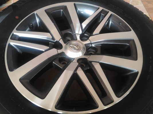 ล้อแม็ก New Fortuner ขอบ 18 พร้อมยาง Michelin Latitude 265 60 18 ผลิตปลายปี 2015(ลงพื้นวิ่งจริงต้นปี ล้อแม็ก New Fortuner ขอบ 18 พร้อมยาง Michelin Latitude 265 60 18 ผลิตปลายปี 2015(ลงพื้นวิ่งจริงต้นปี