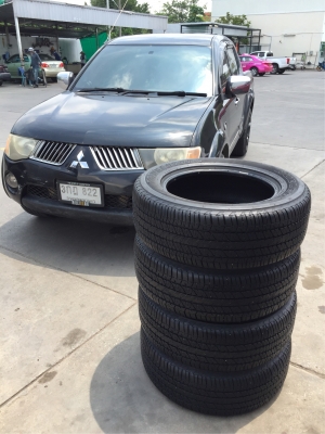 ยาง Bridgestone 255 60 18 สิ้นปี16 มีให้เลือก2ชุด ดอกเต็ม ใช้ยาว ราคาไม่แพง