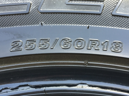ยาง Bridgestone 255 60 18 สิ้นปี16 มีให้เลือก2ชุด ดอกเต็ม ใช้ยาว ราคาไม่แพง