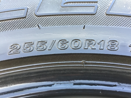 ยาง Bridgestone 255 60 18 สิ้นปี16 มีให้เลือก2ชุด ดอกเต็ม ใช้ยาว ราคาไม่แพง
