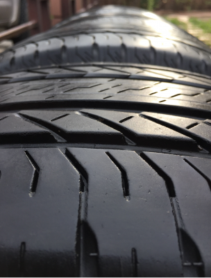 ยาง Bridgestone 265 65 17 กลางปี16 ดอกเต็ม ไม่มีปะ ใช้ยาว ราคาไม่แพง