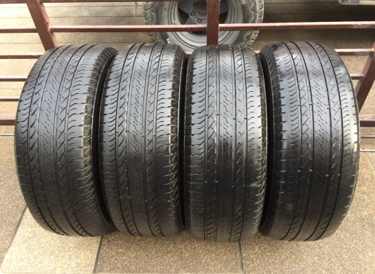 ยาง Bridgestone 265 65 17 กลางปี16 ดอกเต็ม ไม่มีปะ ใช้ยาว ราคาไม่แพง