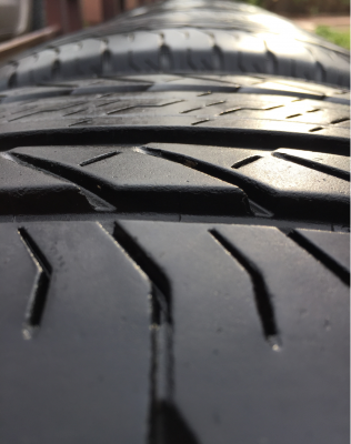 ยาง Bridgestone 265 65 17 กลางปี16 ดอกเต็ม ไม่มีปะ ใช้ยาว ราคาไม่แพง
