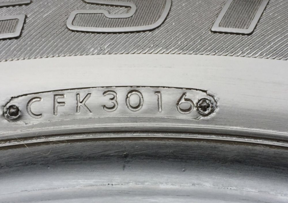 ยาง Bridgestone 265 65 17 กลางปี16 ดอกเต็ม ไม่มีปะ ใช้ยาว ราคาไม่แพง