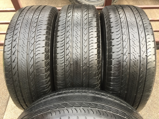ยาง Bridgestone 265 65 17 กลางปี16 ดอกเต็ม ไม่มีปะ ใช้ยาว ราคาไม่แพง