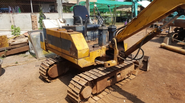 ขาย แบคโฮ KOMATSU PC10-6 เครื่องดีไม่หลวม ปั้มดีทำงานคล่องตัว ช่วงล่าง 70\% ราคาต่อรองได้