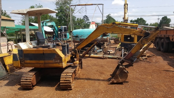 ขาย แบคโฮ KOMATSU PC10-6 เครื่องดีไม่หลวม ปั้มดีทำงานคล่องตัว ช่วงล่าง 70\% ราคาต่อรองได้