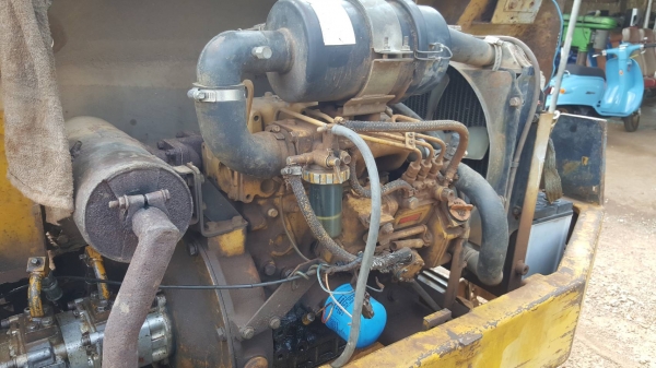 ขาย แบคโฮ KOMATSU PC10-6 เครื่องดีไม่หลวม ปั้มดีทำงานคล่องตัว ช่วงล่าง 70\% ราคาต่อรองได้