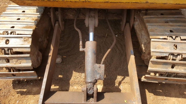 ขาย แบคโฮ KOMATSU PC10-6 เครื่องดีไม่หลวม ปั้มดีทำงานคล่องตัว ช่วงล่าง 70\% ราคาต่อรองได้