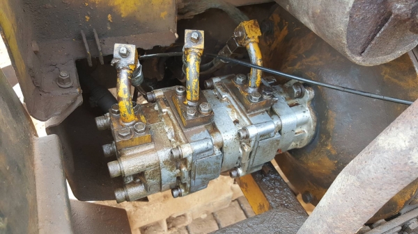 ขาย แบคโฮ KOMATSU PC10-6 เครื่องดีไม่หลวม ปั้มดีทำงานคล่องตัว ช่วงล่าง 70\% ราคาต่อรองได้