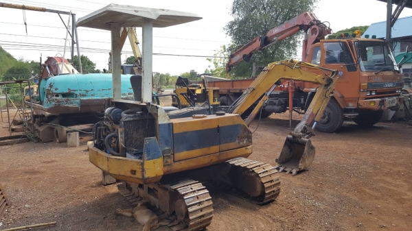 ขาย แบคโฮ KOMATSU PC10-6 เครื่องดีไม่หลวม ปั้มดีทำงานคล่องตัว ช่วงล่าง 70\% ราคาต่อรองได้