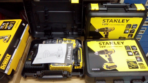 STANLEY 18v.สว่านกระแทกไร้สาย รุ่นSCD20C2K ลดราคาพิเศษ
