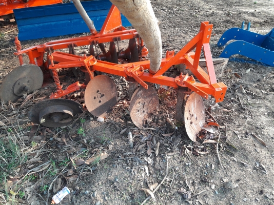 ขอขายผาย3รถไถเล็ก 15 - 30แรง สภาพสวยพร้อมใช้งาน