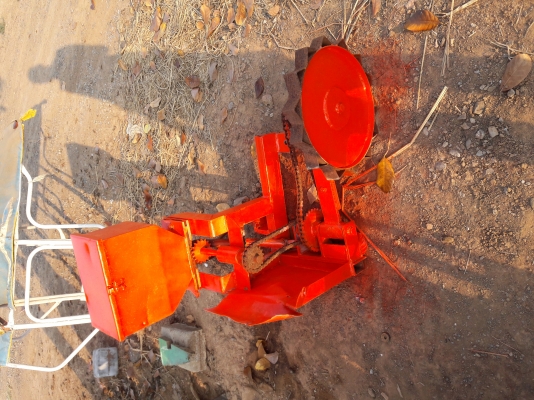 ขอขายถังใส่เมล็ดทานตะวัน หรือแปลงใส่ปุ๋ย ข้าว สภาพสวยๆพร้อมใช้งาน