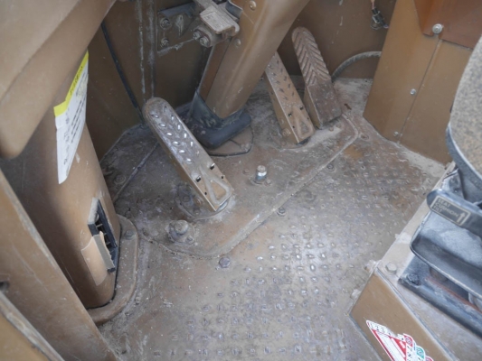 รถญี่ปุ่นเกรดA ขายถูก CAT 936F รถสวยมาก นำเข้าจากญี่ปุ่น โทร.090-986-2521 อ๊อบ