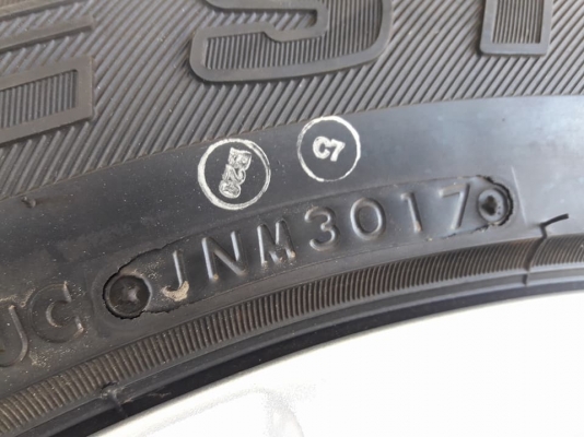 ขายล้อแม็กป้ายแดง mu-x 18" พร้อมยางปี17 สนใจติดต่อร้าน ก.เจริญการยางครับ 081-3747940