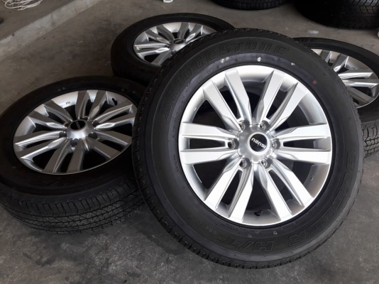 ขายล้อแม็กป้ายแดง mu-x 18" พร้อมยางปี17 สนใจติดต่อร้าน ก.เจริญการยางครับ 081-3747940