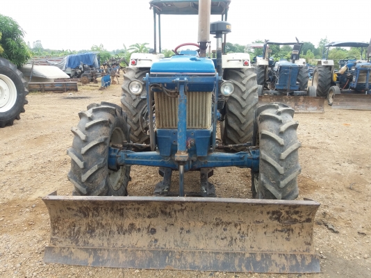 รถไถ6610/4×4/คานคาลาโล่เกียกลาง รถไถ6610/4×4/คานคาลาโล่เกียกลาง