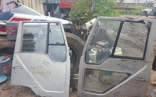 ประตู รถสิบล้อ Fuso