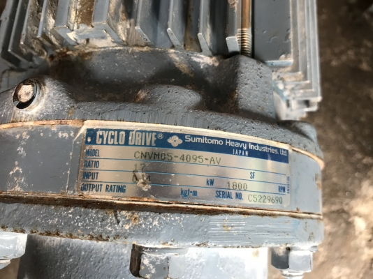 ขายมอเตอร์เกียร์หน้าแปลน Cycrodrive Sumitomo 0.5HP. 380V อัตราทด 1:17 เพลาออกประมาณ 85รอบต่อนาที สภาพสวยเดิมๆ หมุนนิ่ม พร้อมใช้งาน มี 2ตัวครับ